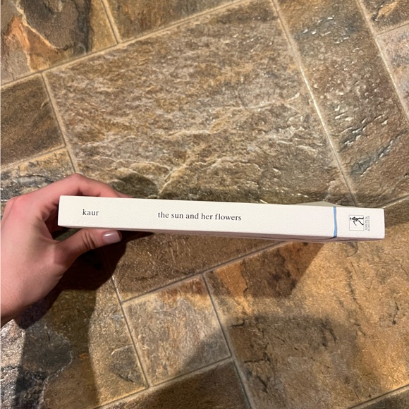 The sun and her flowers by Rupi Kaur - Picture 4 of 5